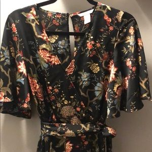 H&M silk pants romper w/floral & peacock Size 8